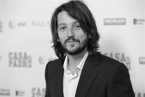 The Despertar Tour: A Musical Journey Through Diego Luna's Career!